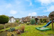 Hauptbild Zweifamilienhaus mit zwei separaten Eing�ngen, gro�em Grundst�ck und Potenzial in Witten-Bommern