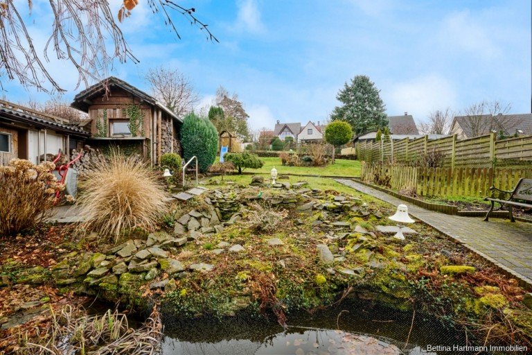 Garten Witten / Bommern Zweifamilienhaus Vielseitiges Zweifamilienhaus mit gro�em Garten, zwei Eing�ngen in ruhiger Lage von Witten Bommern